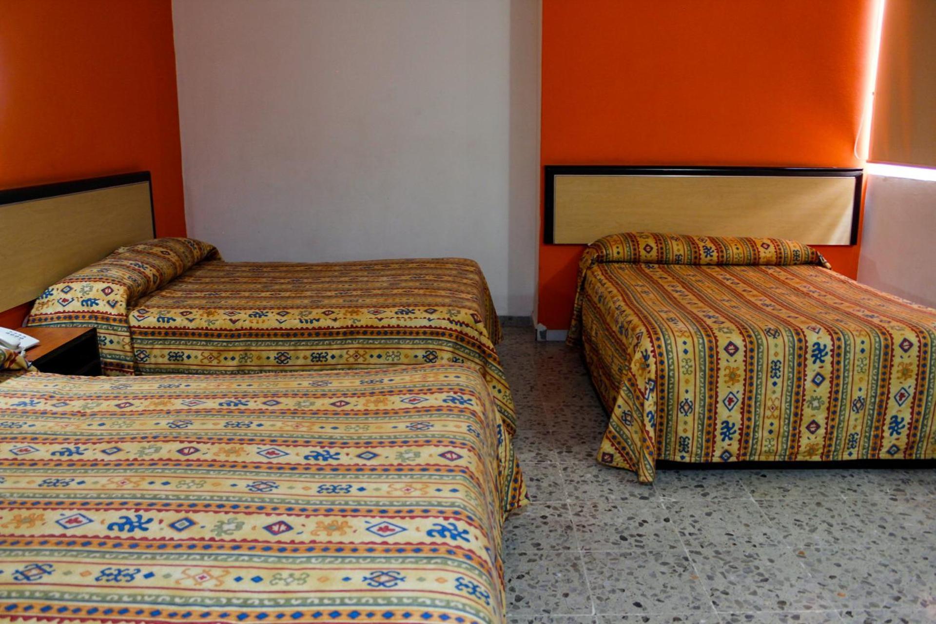 Hotel Montreal Leon Bagian luar foto