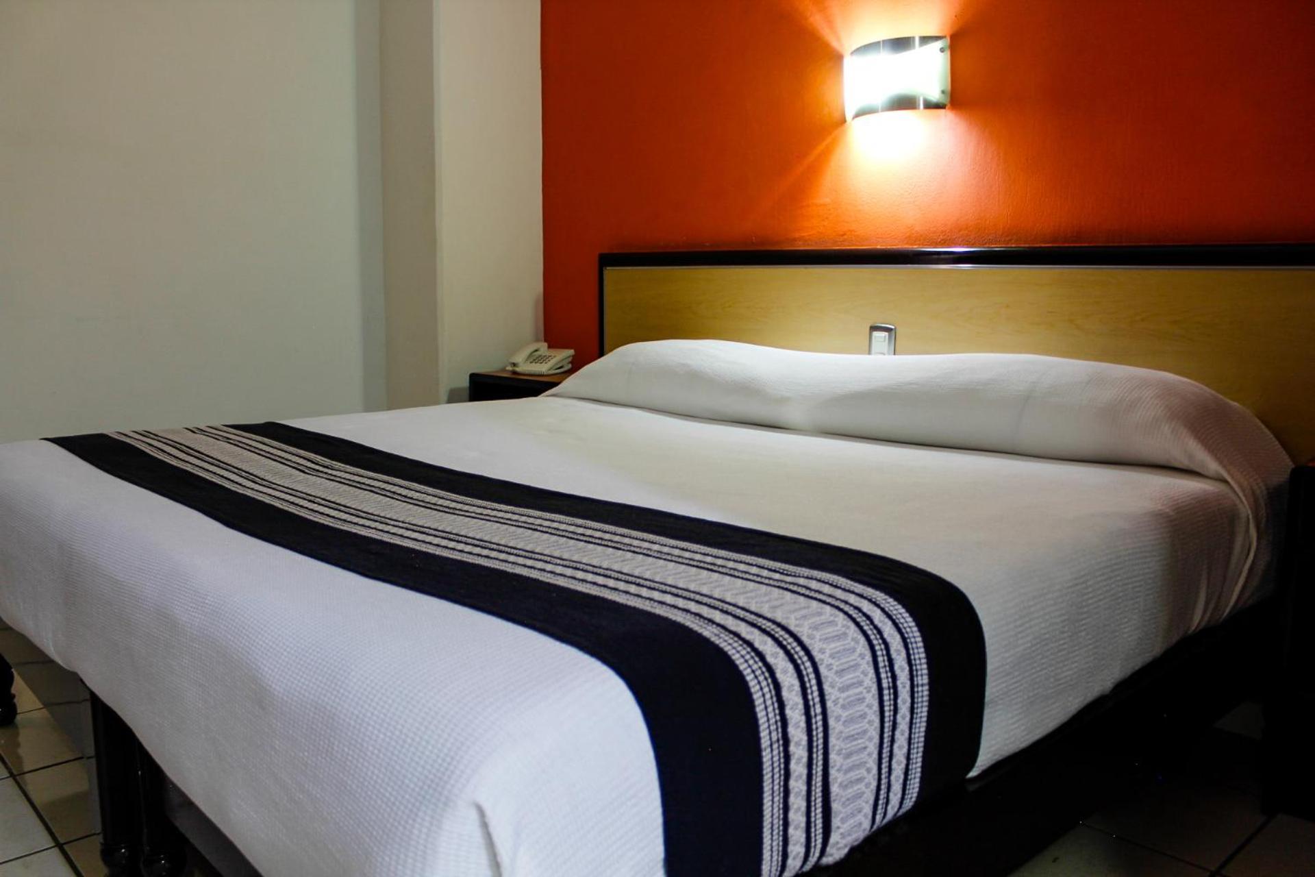 Hotel Montreal Leon Bagian luar foto