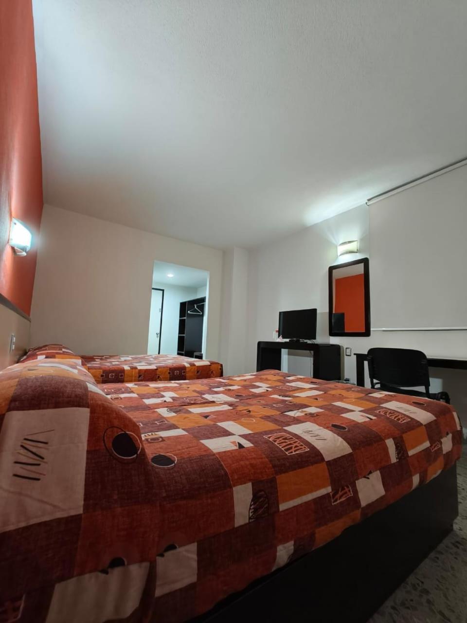Hotel Montreal Leon Bagian luar foto