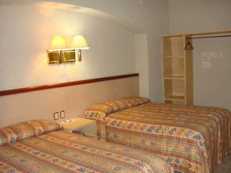 Hotel Montreal Leon Bagian luar foto