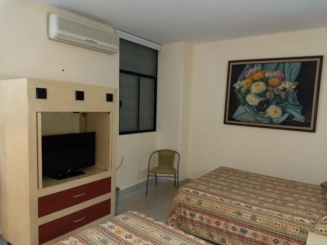 Hotel Montreal Leon Bagian luar foto