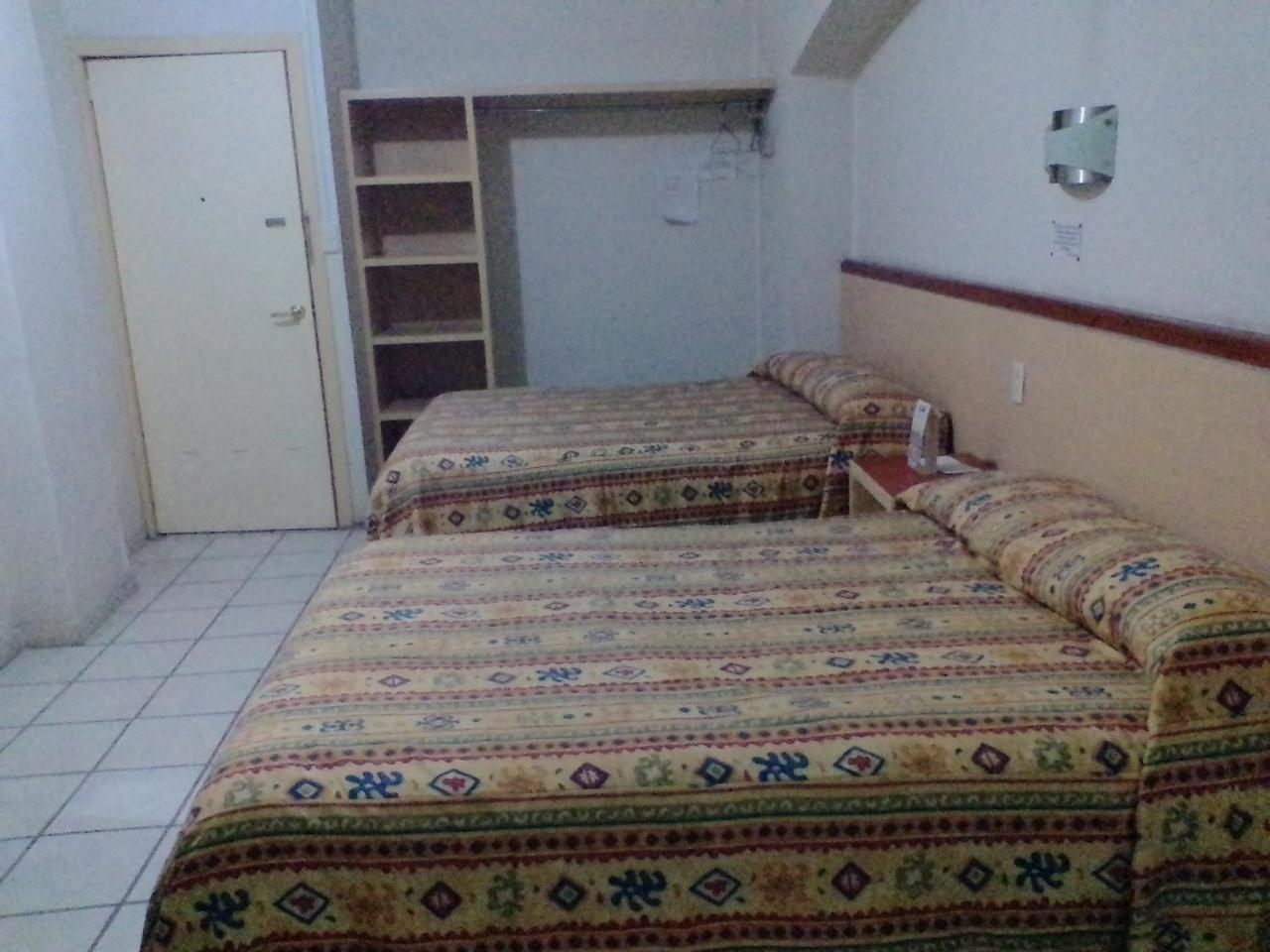 Hotel Montreal Leon Bagian luar foto