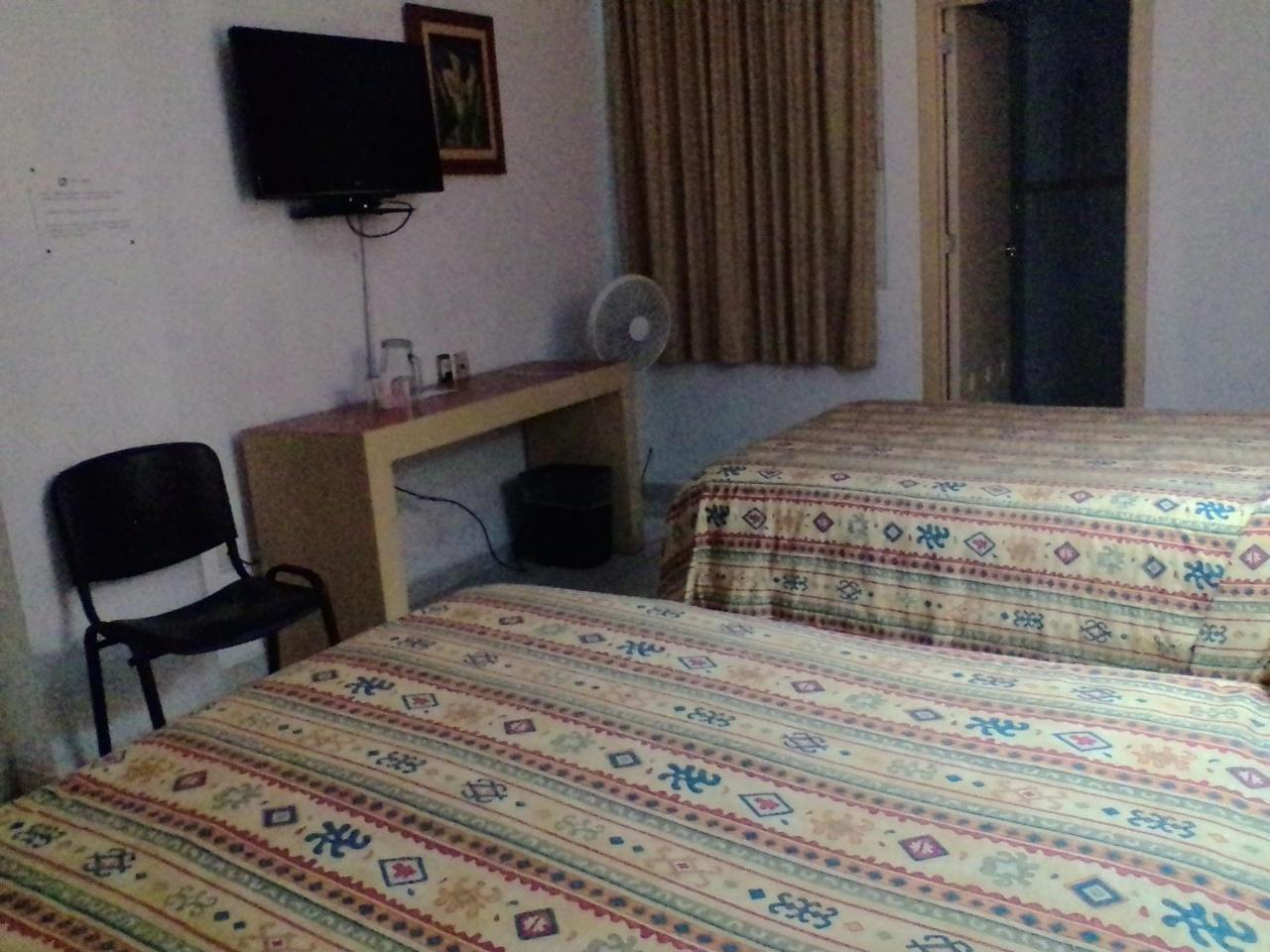 Hotel Montreal Leon Bagian luar foto